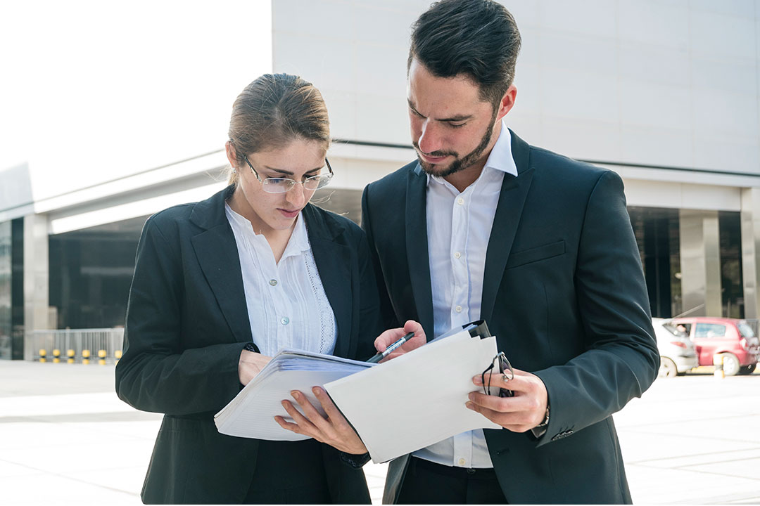 Ilustración de pólizas de cumplimiento en Bogotá para pymes y contratistas
